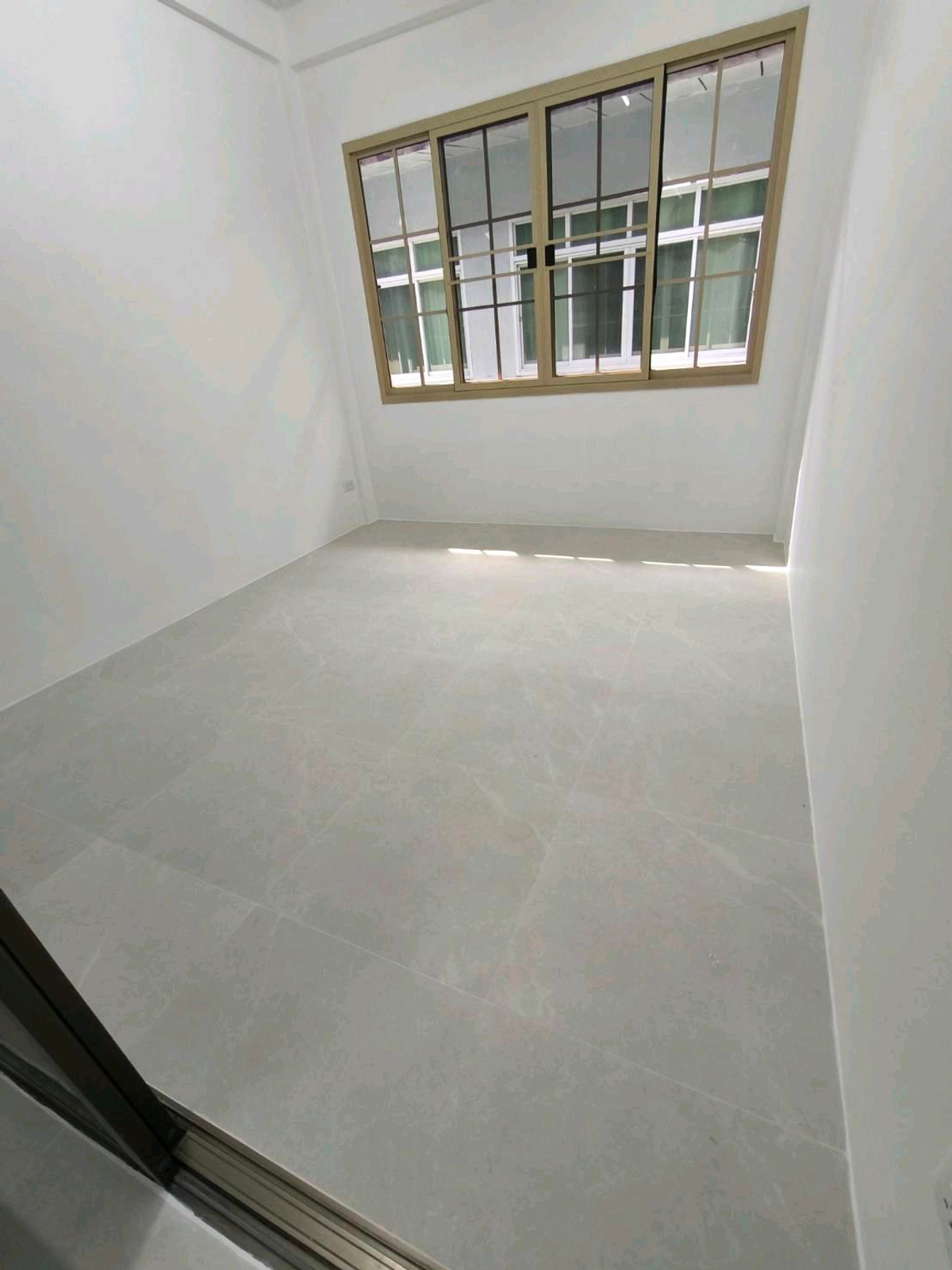 For RentTownhomeRatchadapisek, Huaikwang, Suttisan : 2-story townhome for rent, good location behind Fortune Ratchada. Soi Asoke-Din Daeng 21 or enter from Ratchada Soi 3