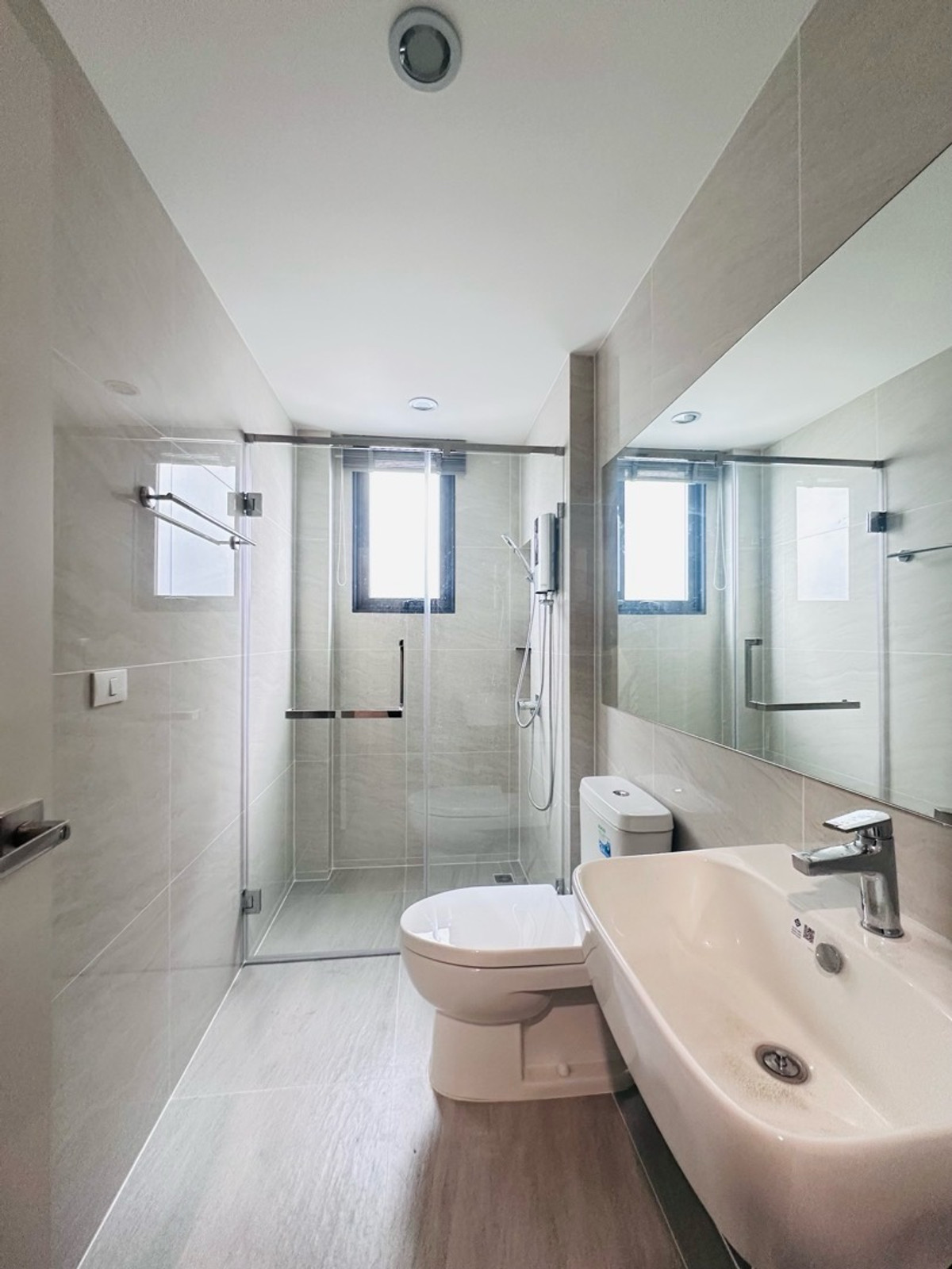 ขายเกษตร นวมินทร์ ลาดปลาเค้า : บ้านแฝด ทำเลเลียบด่วนรามอินทราฯ ซอย โยธินพัฒนา เซ็นทรัลอีส วิลล์ ประดิษฐ์มนูธรรม บ้านใหม่ fullyfurnished  