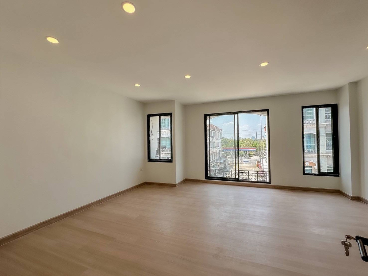 ขายทาวน์โฮมเลียบทางด่วนรามอินทรา : [PB1336]🚩ขายโฮมออฟฟิศ Baan Klang Muang S-Sense Rama 9 - Ladpao (บ้านกลางเมือง เอส-เซนส์ พระราม 9 – ลาดพร้าว)