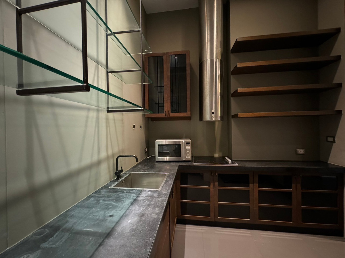 For RentCondoWitthayu, Chidlom, Langsuan, Ploenchit : Condo for rent The Crest Ruamrudee Monthly 150,000 thb.