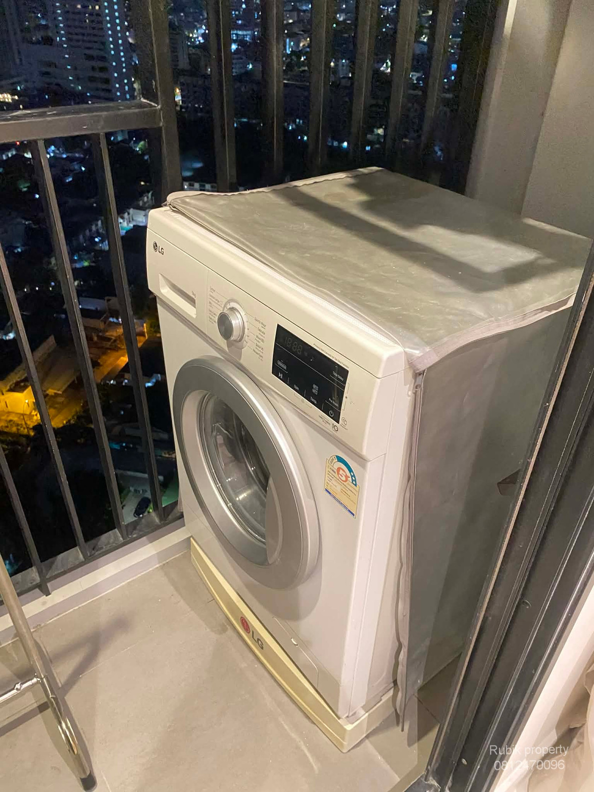 CondoLadprao, Central Ladprao : 🏙 **Condo for sale Maru Ladprao 15 (Pet Friendly)** RB1773, corner room, private, no walls next to anyone, good location, next to MRT Ladprao.