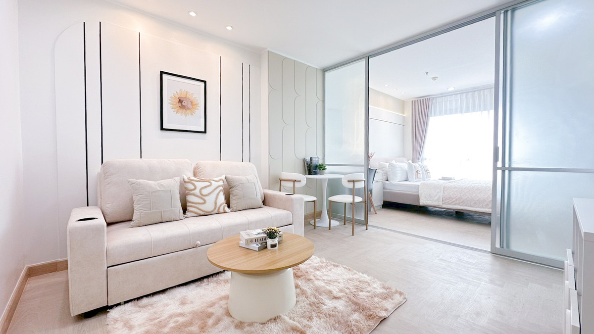 For SaleCondoSapankwai,Jatujak : Condo near both Chatuchak Market | Red Building | Central Ladprao 🛒🛍️  Convenient travel, close to the skytrain and main road 🚘🚍