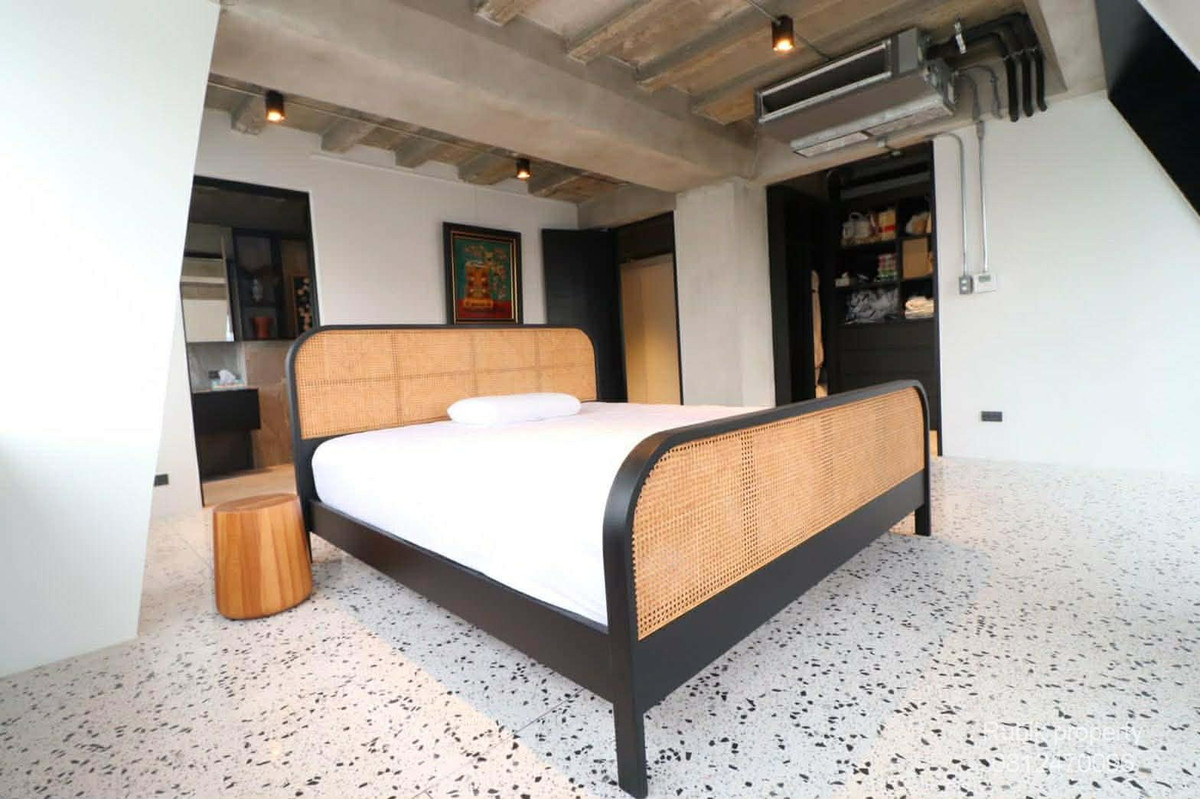 คอนโดสีลม ศาลาแดง บางรัก : 🏙 **ขาย / ให้เช่าคอนโด Diamond Tower สีลม ซอย 7** RB1772 ห้องขนาดใหญ่ Rare Item ทั้งชั้น ใจกลาง CBD ใกล้ BTS ช่องนนทรี