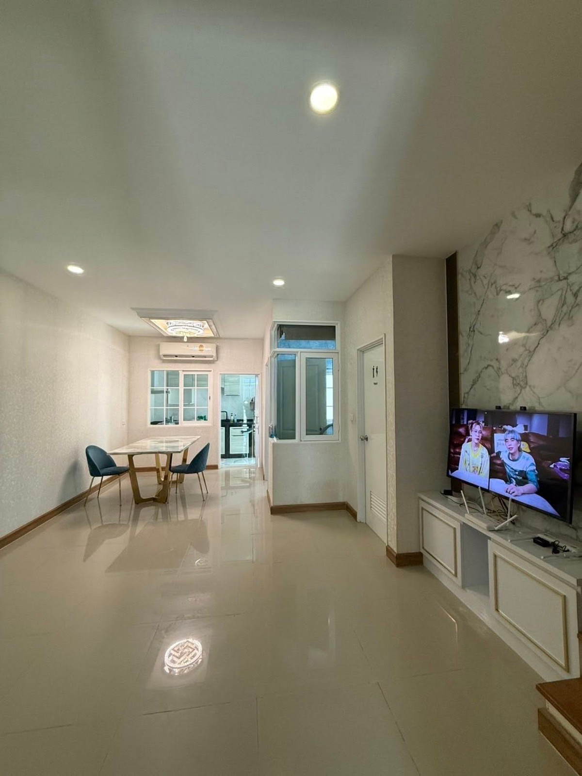For RentTownhomeEakachai, Bang Bon : House for rent near the BTS, good location, 2-story townhome, 4 bedrooms, 3 bathrooms, 1 additional office room. 1 living room, 1 kitchen, 1 washing room  1 parking space in front of the house, beautiful house, fully decorated.
