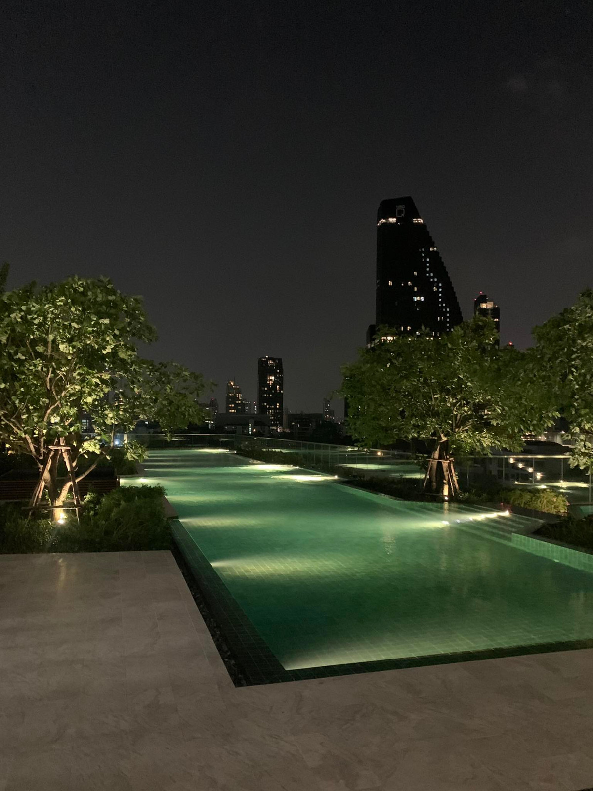 For SaleCondoSukhumvit, Asoke, Thonglor : Oka Haus Sukhumvit 36 ​​/ 1 Bedroom (SALE WITH TENANT), Oka Haus Sukhumvit 36 ​​/ 1 Bedroom (Sale with Tenant) NA041