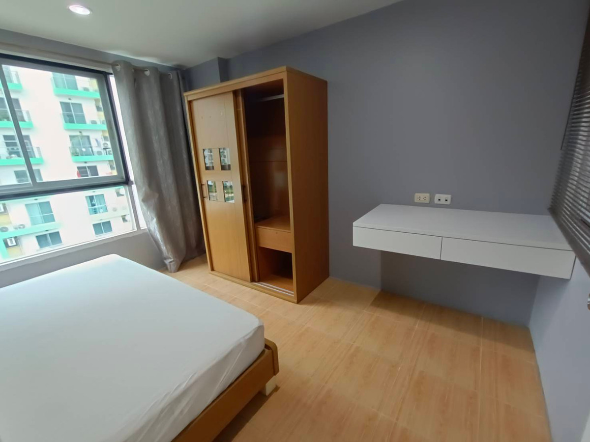 For RentCondoKaset Nawamin,Ladplakao : Room for rent, clean, cool breeze, unblocked view, Premsiri Boutique Park Condo, near BTS Kasetsart University Station and Sena Station.