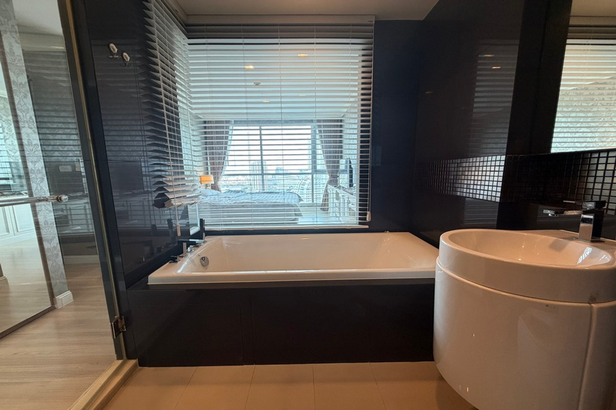 CondoSathorn, Narathiwat : 🔥 For Sale - Rent !! Rhythm Sathorn, 2 bedroom, 2 bathroom, River view, high floor 26++, North Facing!!🔥Code C20260300025 furnished, ready to move in, Special Deal!!📣📣