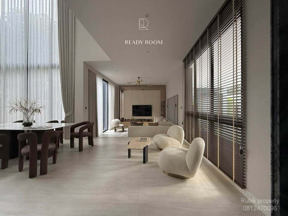 For RentHousePattanakan, Srinakarin : 🏡 **Luxury house for rent Bugaan Krungthep Kreetha** RB1787 Luxury level project, Krungthep Kreetha location. Near international schools and golf courses.