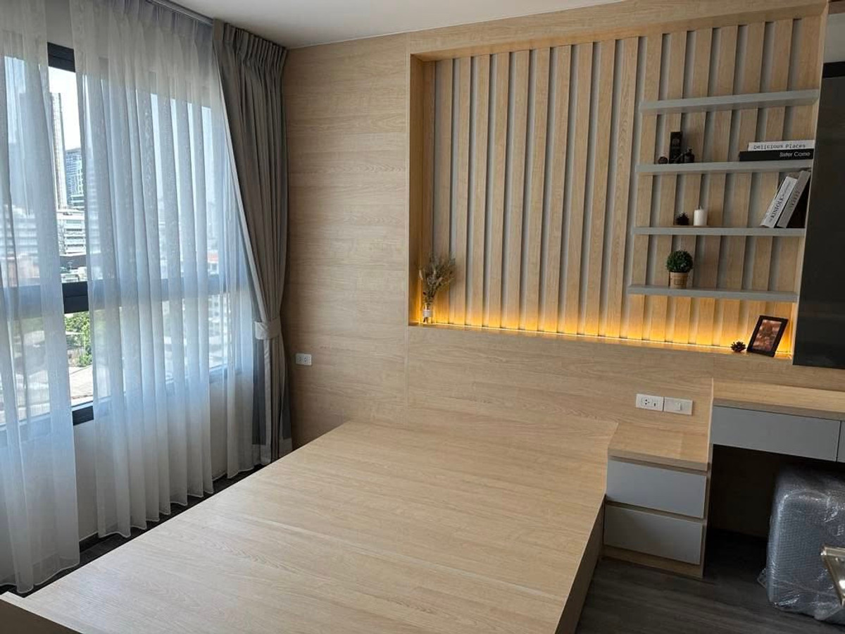 For RentCondoSiam Paragon ,Chulalongkorn,Samyan : Walkable to Samyan Mitrtown, 1-Bedroom modern decorated for rent 