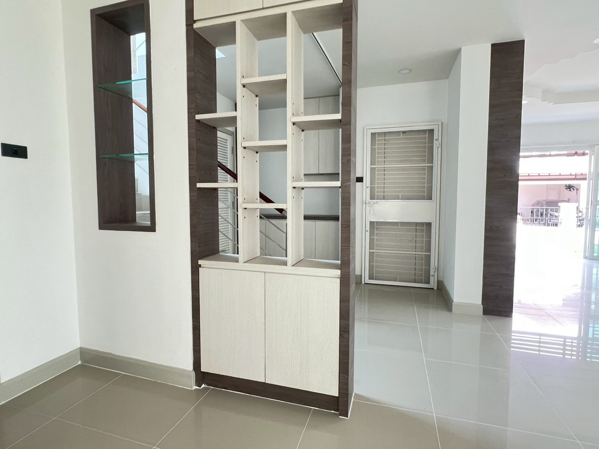 For SaleHousePattaya, Bangsaen, Chonburi : 🏡 2-story detached house for sale, Coco Park Sirisa 21 Village, large house, wide area, 3 bedrooms | 3 bathrooms, selling price 5,890,000 baht 💰