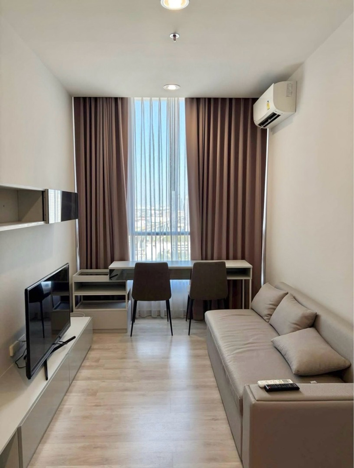 ให้เช่าคอนโดบางซื่อ วงศ์สว่าง เตาปูน : 📍โครงการ : Niche Pride Taopoon – Interchange 
🚝 ใกล้ : MRT สถานีเตาปูน 0 เมตร
💵 ราคาเช่า : 15,000 บาท / เดือน