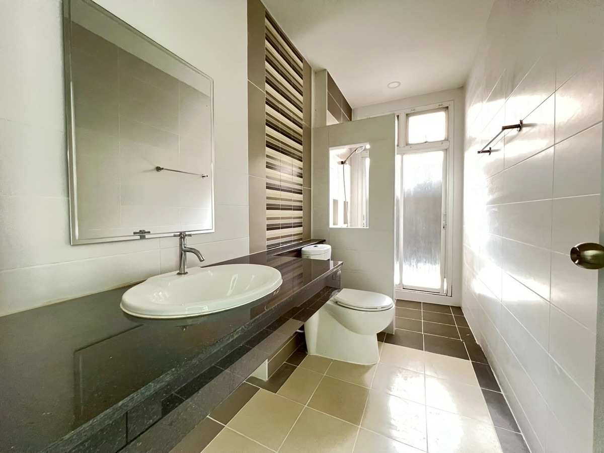 For SaleHousePattaya, Bangsaen, Chonburi : 🏡 2-story detached house for sale, Coco Park Sirisa 21 Village, large house, wide area, 3 bedrooms | 3 bathrooms, selling price 5,890,000 baht 💰