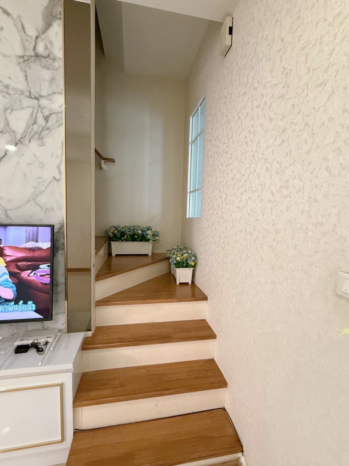 For RentTownhomeEakachai, Bang Bon : House for rent near the BTS, good location, 2-story townhome, 4 bedrooms, 3 bathrooms, 1 additional office room. 1 living room, 1 kitchen, 1 washing room  1 parking space in front of the house, beautiful house, fully decorated.