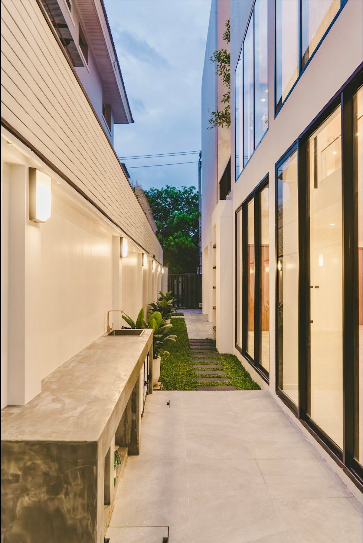 For SaleHouseOnnut, Udomsuk : The Shade Sukhumvit 101 / 3 Bedrooms (For Sale), The Shade Sukhumvit 101 / 3 Bedrooms (FOR SALE) GNG001