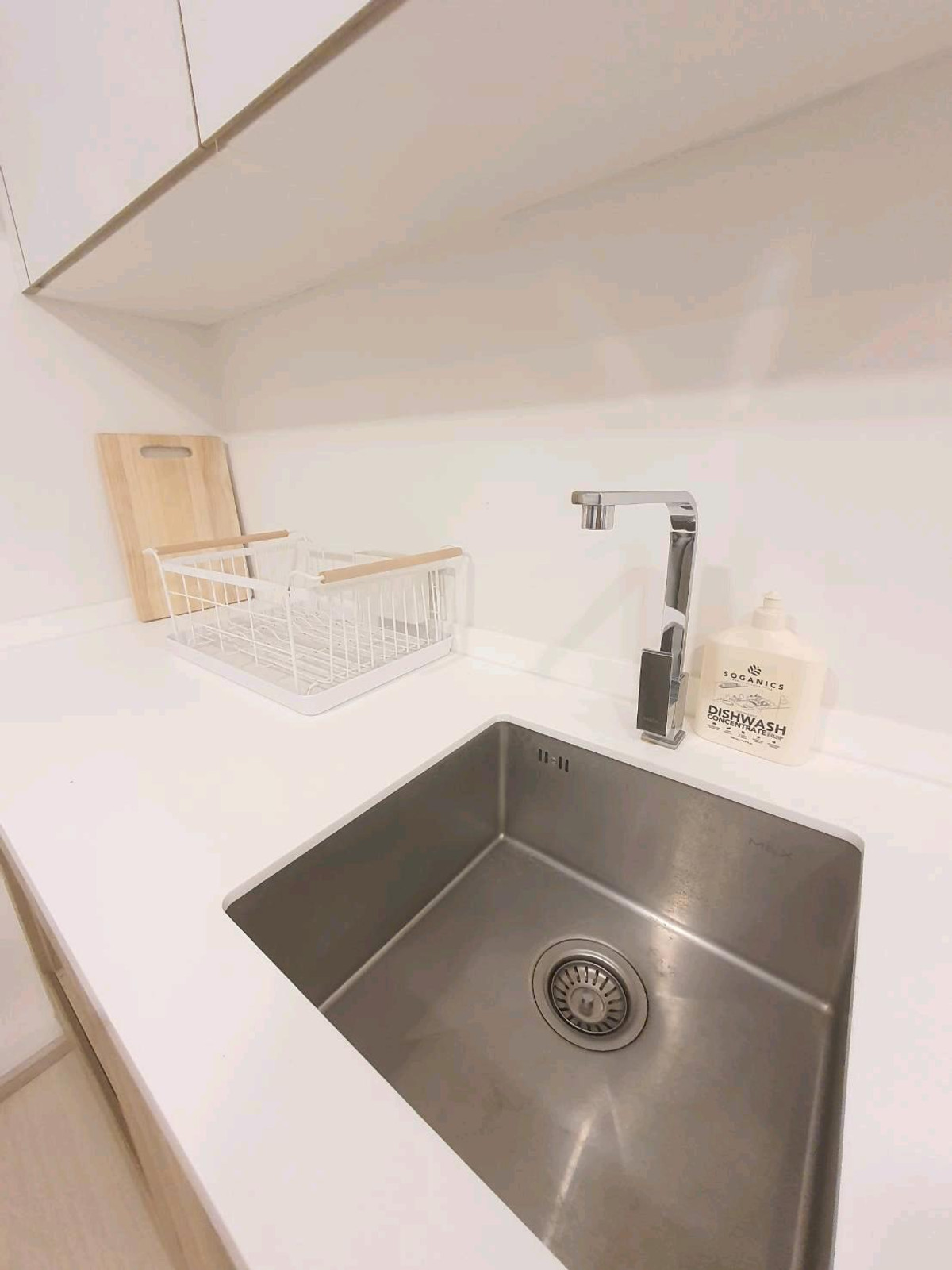 For RentCondoSukhumvit, Asoke, Thonglor : For rent, 2 bedrooms, beautifully decorated, Noble Ambience Sukhumvit 42, near BTS Ekkamai, Gateway Ekamai, owner will let it out himself.