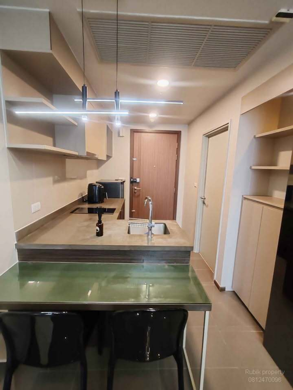 For RentCondoSapankwai,Jatujak : 🏙 **Condo for rent Onyx Phaholyothin by Sansiri (Saphan Khwai)** Condo, good location, near BTS Saphan Khwai, opposite Big C Saphan Khwai RB1786