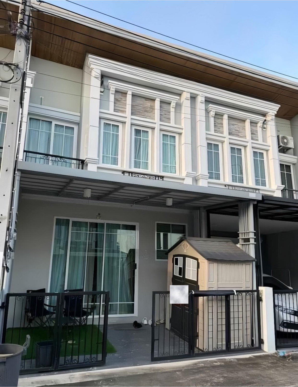 For RentTownhomeEakachai, Bang Bon : House for rent near the BTS, good location, 2-story townhome, 4 bedrooms, 3 bathrooms, 1 additional office room. 1 living room, 1 kitchen, 1 washing room  1 parking space in front of the house, beautiful house, fully decorated.
