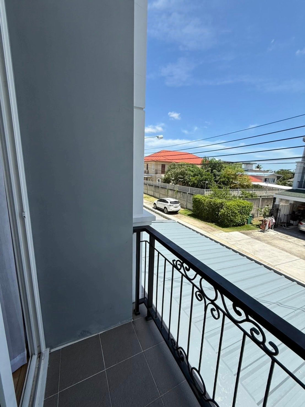 For RentTownhomeEakachai, Bang Bon : House for rent near the BTS, good location, 2-story townhome, 4 bedrooms, 3 bathrooms, 1 additional office room. 1 living room, 1 kitchen, 1 washing room  1 parking space in front of the house, beautiful house, fully decorated.