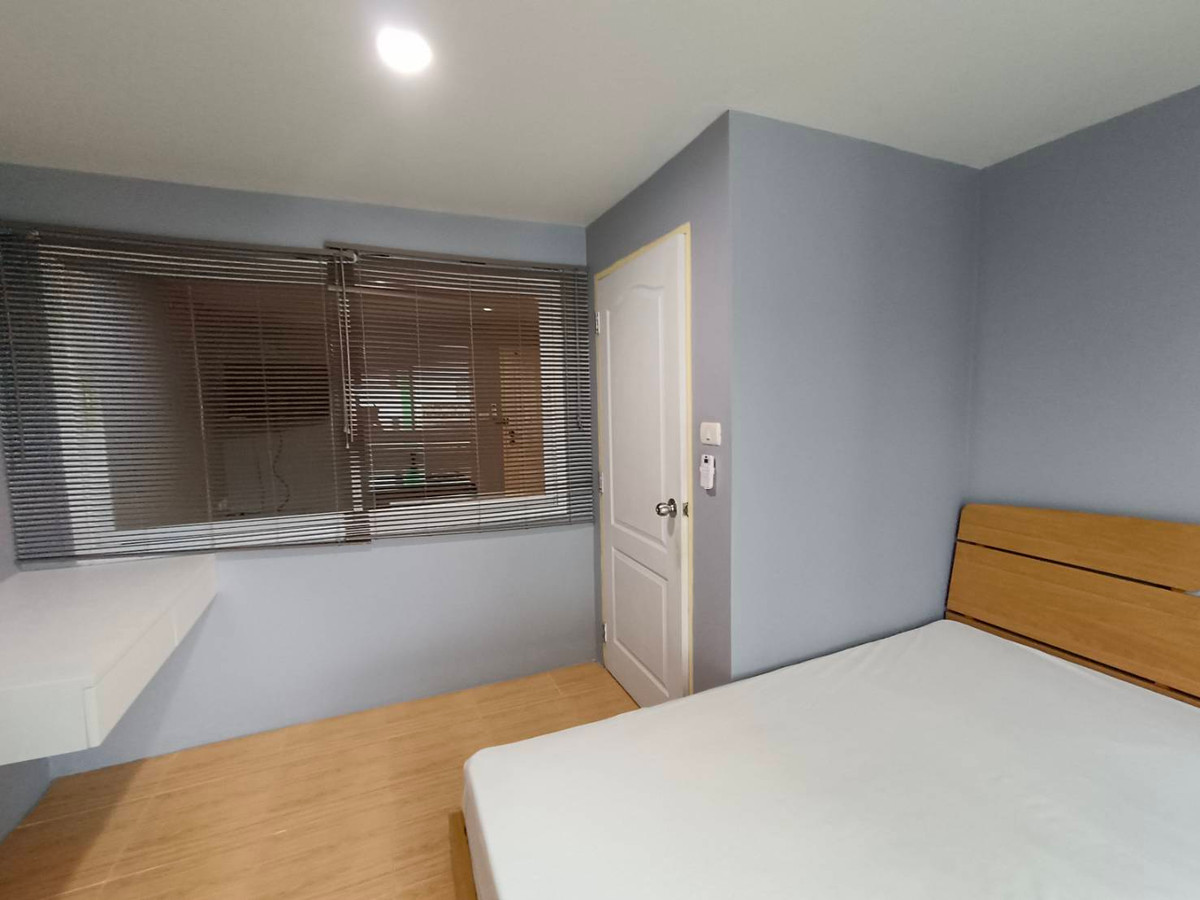 For RentCondoKaset Nawamin,Ladplakao : Room for rent, clean, cool breeze, unblocked view, Premsiri Boutique Park Condo, near BTS Kasetsart University Station and Sena Station.