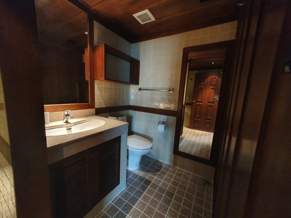 ให้เช่าคอนโดสีลม ศาลาแดง บางรัก : Diamond Tower【𝐑𝐄𝐍𝐓】🔥ฟีลคลาสสิก แฝงความภูมิฐาน เส้นสายดั้งเดิม ผสมความขลังนิด ๆ🔥 ติดต่อไลน์ไอดี: @hacondo