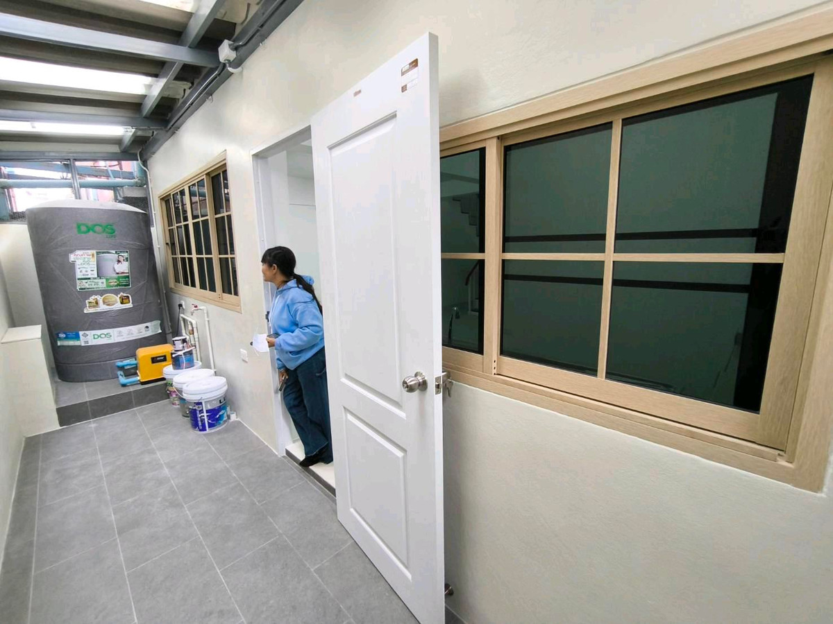 For RentTownhomeRatchadapisek, Huaikwang, Suttisan : 2-story townhome for rent, good location behind Fortune Ratchada. Soi Asoke-Din Daeng 21 or enter from Ratchada Soi 3