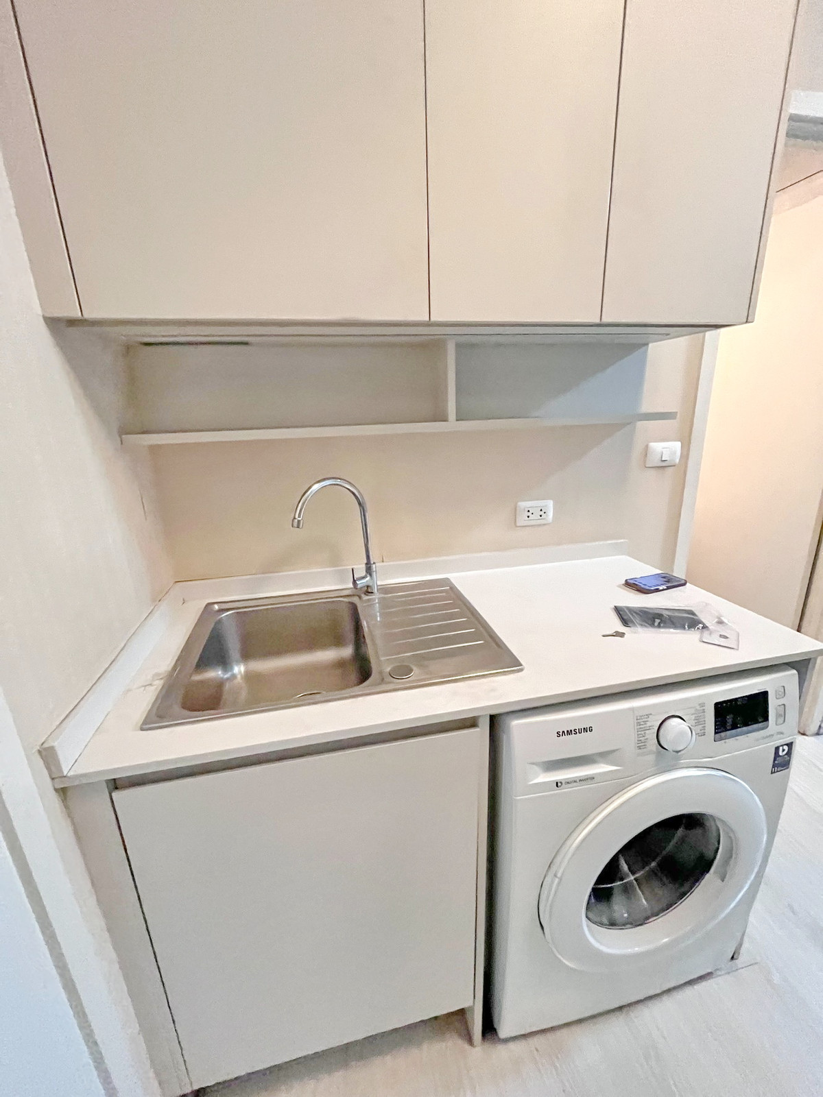 For RentCondoRatchadapisek, Huaikwang, Suttisan : 9785♛Studio room for rent♙Chapter One Eco Ratchada-Huai Khwang♜MRT Huai Khwang∞099-5919653,065-9423251🜲Line@sureresidence