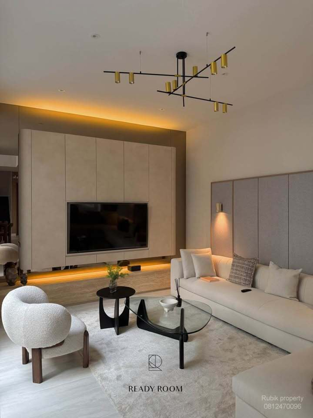 For RentHousePattanakan, Srinakarin : 🏡 **Luxury house for rent Bugaan Krungthep Kreetha** RB1787 Luxury level project, Krungthep Kreetha location. Near international schools and golf courses.