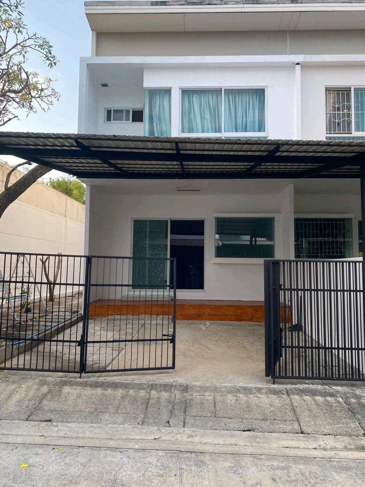 For RentTownhomeRathburana, Suksawat : Townhome for rent, Indy 2 Pracha Uthit 90, near Village Hub Pracha Uthit, just 3 minutes.