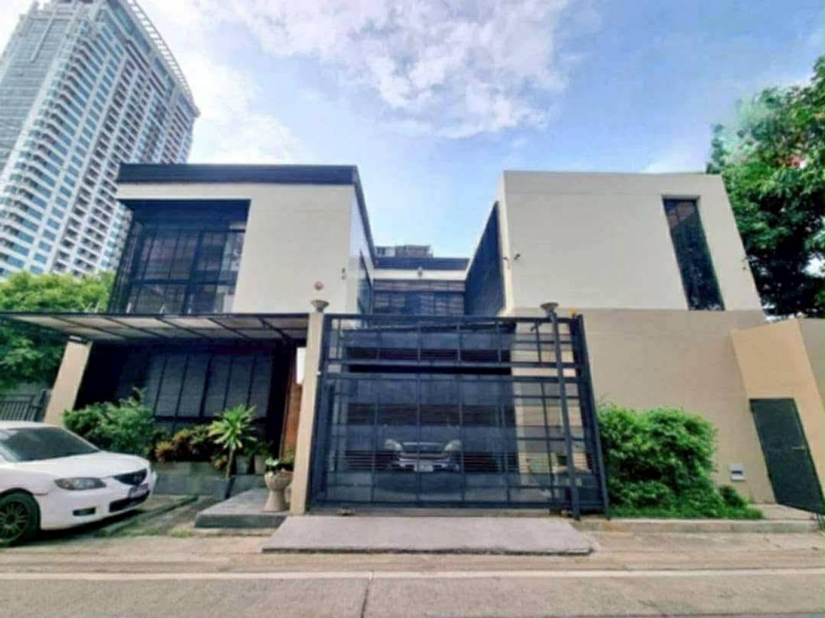 ขายบ้านคลองเตย กล้วยน้ำไท : 285AGFF#ขายบ้านเดี่ยว 2 ชั้น บนที่ดินผืนใหญ่ใจกลางพระราม 4 The New CBD  ทำเลสุดหายาก และคุ้มค่าที่สุด   