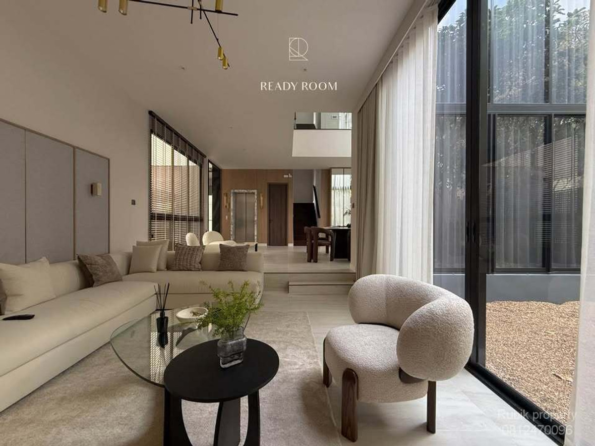 For RentHousePattanakan, Srinakarin : 🏡 **Luxury house for rent Bugaan Krungthep Kreetha** RB1787 Luxury level project, Krungthep Kreetha location. Near international schools and golf courses.