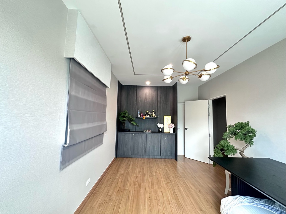 ขายเกษตร นวมินทร์ ลาดปลาเค้า : บ้านแฝด ทำเลเลียบด่วนรามอินทราฯ ซอย โยธินพัฒนา เซ็นทรัลอีส วิลล์ ประดิษฐ์มนูธรรม บ้านใหม่ fullyfurnished  