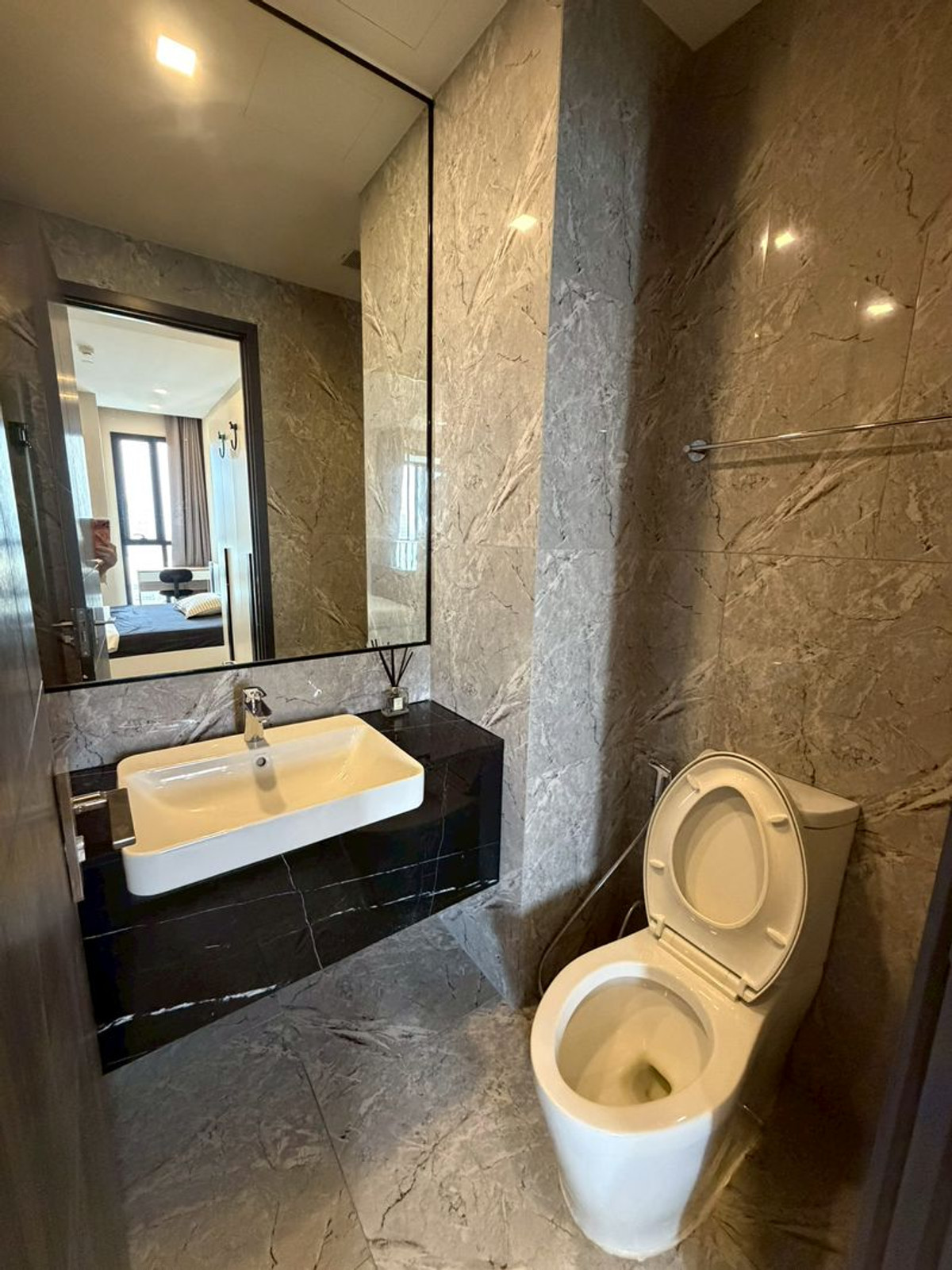 For RentCondoSukhumvit, Asoke, Thonglor : For rent Ashton asoke