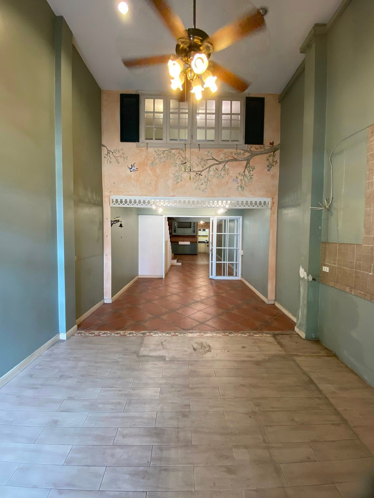 ขายอาคารพาณิชย์พัฒนาการ ศรีนครินทร์ : อาคารพาณิชย์ ถนนศรีนครินทร์ / 4 ชั้น (ขาย), Commercial Building Srinakarin Road / 4 Floors (FOR SALE) YOK109