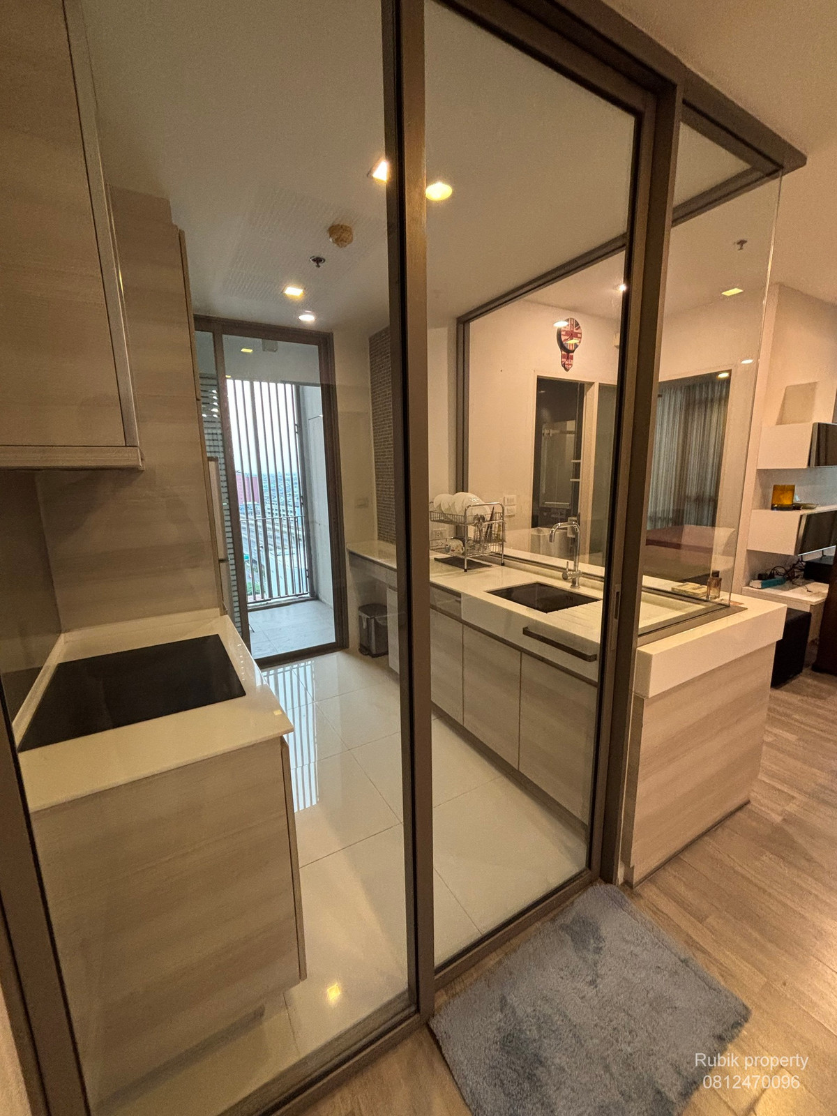 For RentCondoWongwianyai, Charoennakor : 🏙 **Condo for rent, The Room BTS Wongwian Yai** RB1799, location **Very Prime, next to the stairs, BTS Wongwian Yai, only 10 meters**