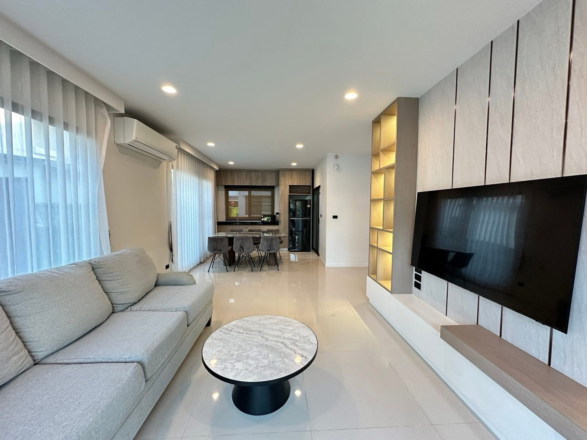 For RentHousePattanakan, Srinakarin : For rent 📍Burasiri Krungthep Kreetha, 4 bedrooms, 4 bathrooms, fully furnished, ready to move in🔆