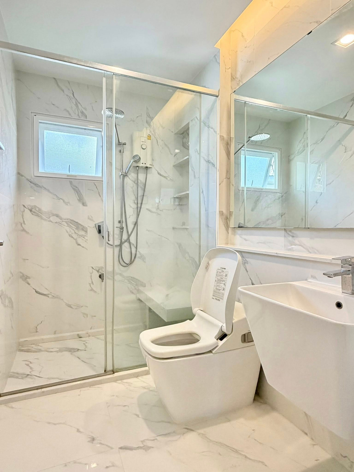 For RentHouseBangna, Bearing, Lasalle : Mantana 2 Bangna KM.7 / 3 Bedrooms (FOR RENT), Mantana 2 Bangna KM.7 / 3 Bedrooms (FOR RENT) YOK112