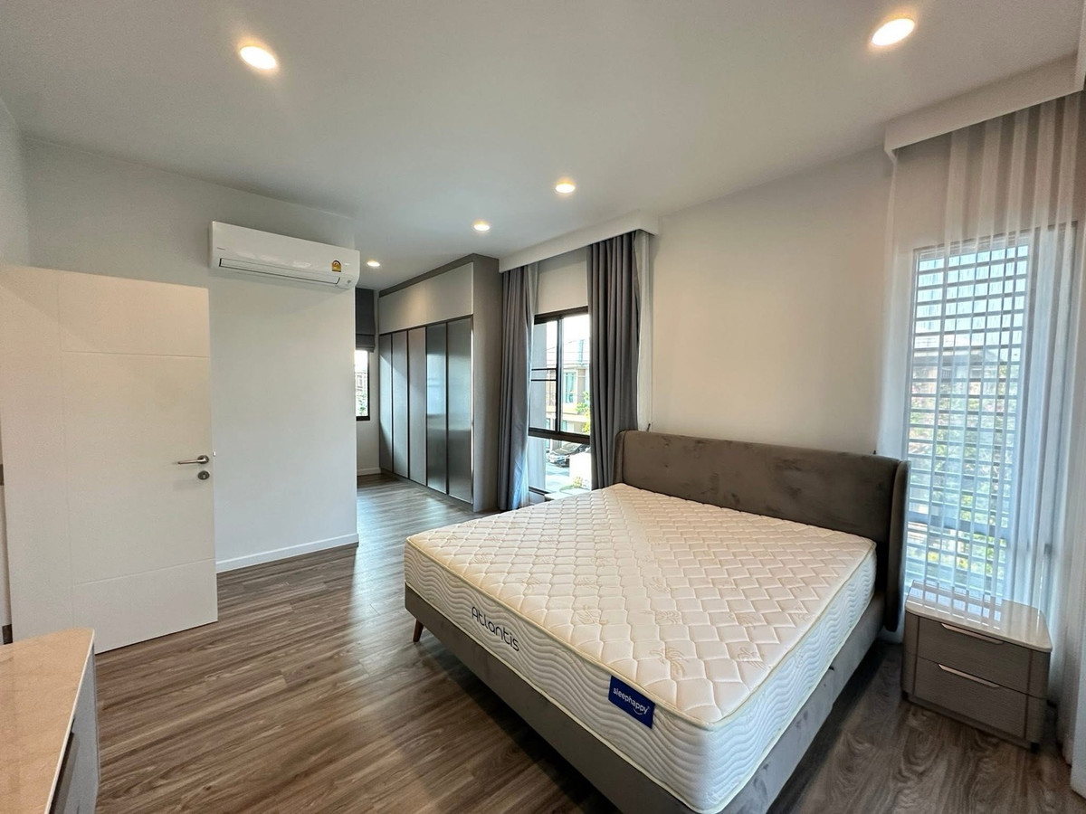 For RentHousePattanakan, Srinakarin : For rent 📍Burasiri Krungthep Kreetha, 4 bedrooms, 4 bathrooms, fully furnished, ready to move in🔆