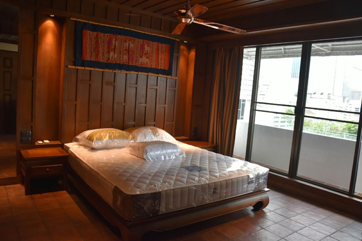 ให้เช่าคอนโดสีลม ศาลาแดง บางรัก : Diamond Tower【𝐑𝐄𝐍𝐓】🔥ฟีลคลาสสิก แฝงความภูมิฐาน เส้นสายดั้งเดิม ผสมความขลังนิด ๆ🔥 ติดต่อไลน์ไอดี: @hacondo