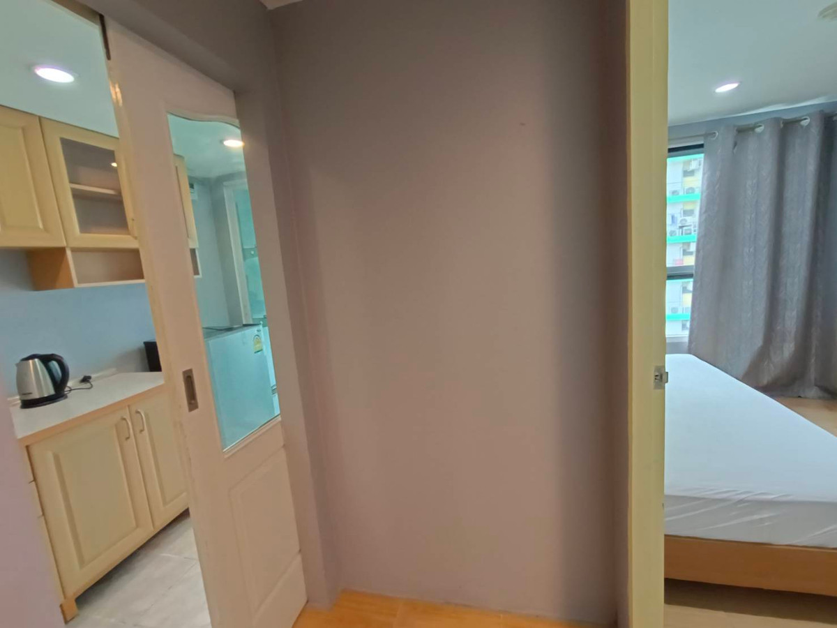 For RentCondoKaset Nawamin,Ladplakao : Room for rent, clean, cool breeze, unblocked view, Premsiri Boutique Park Condo, near BTS Kasetsart University Station and Sena Station.