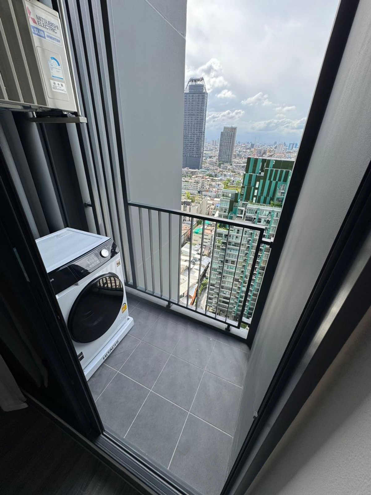 ขายคอนโดสยาม จุฬา สามย่าน : Ideo Chula Samyan【𝐒𝐄𝐋𝐋 & 𝐑𝐄𝐍𝐓】🔥คอนโดสไตล์โมเดิร์นโทนขาวดำ เฟอร์ดีไซน์สวย วิวชั้นสูง ส่วนกลางดีหลากหลาย มี Co-working space ใกล้MRTสามย่าน🔥 ติดต่อไลน์ไอดี: @hacondo