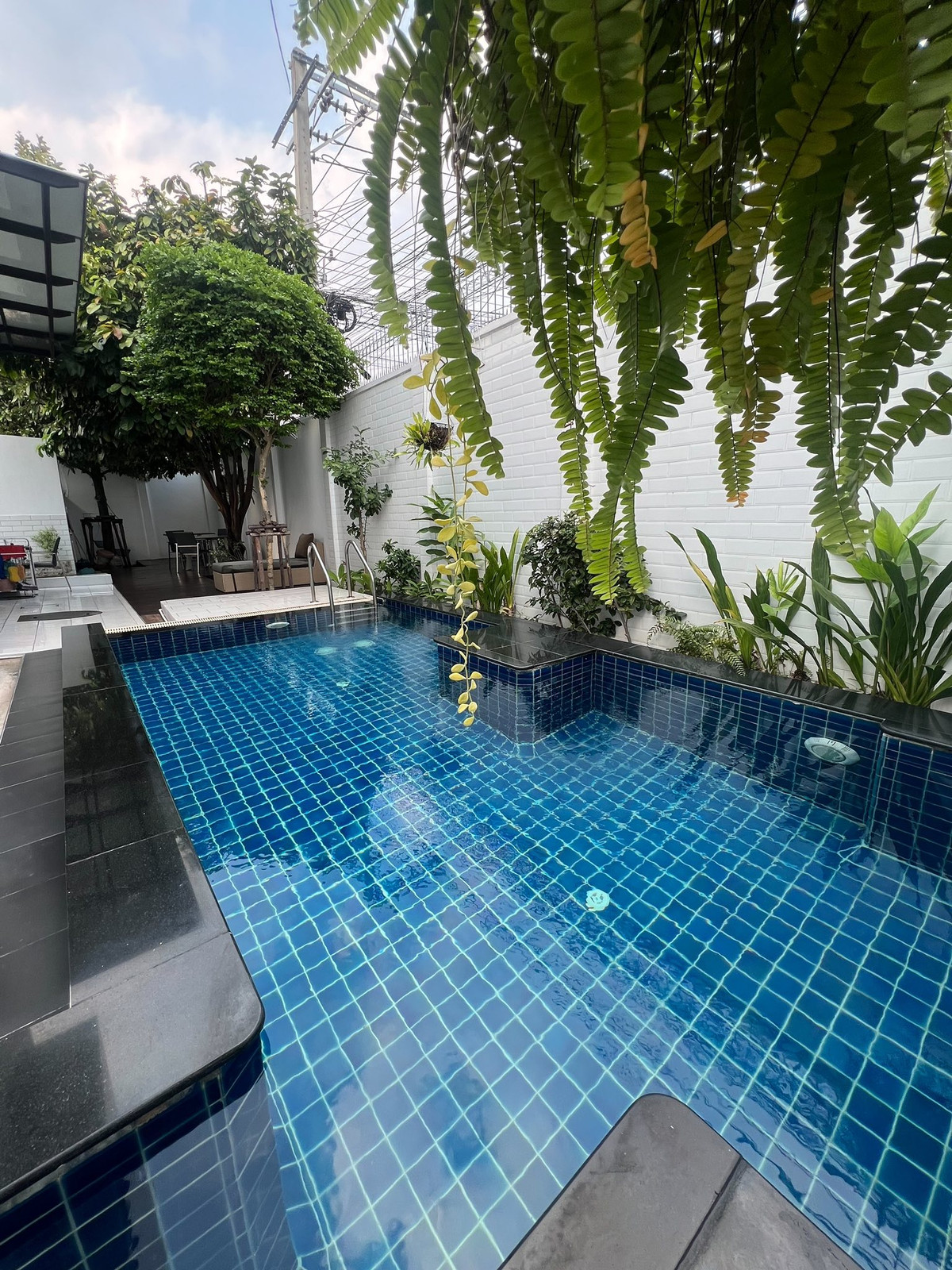 ขายทาวน์โฮมเลียบทางด่วนรามอินทรา : 15 เกทส์ เอกมัย - รามอินทรา / 5 ห้องนอน (ขาย), 15 Gates Ekamai - Ramintra / 5 Bedrooms (FOR SALE) FAHS053