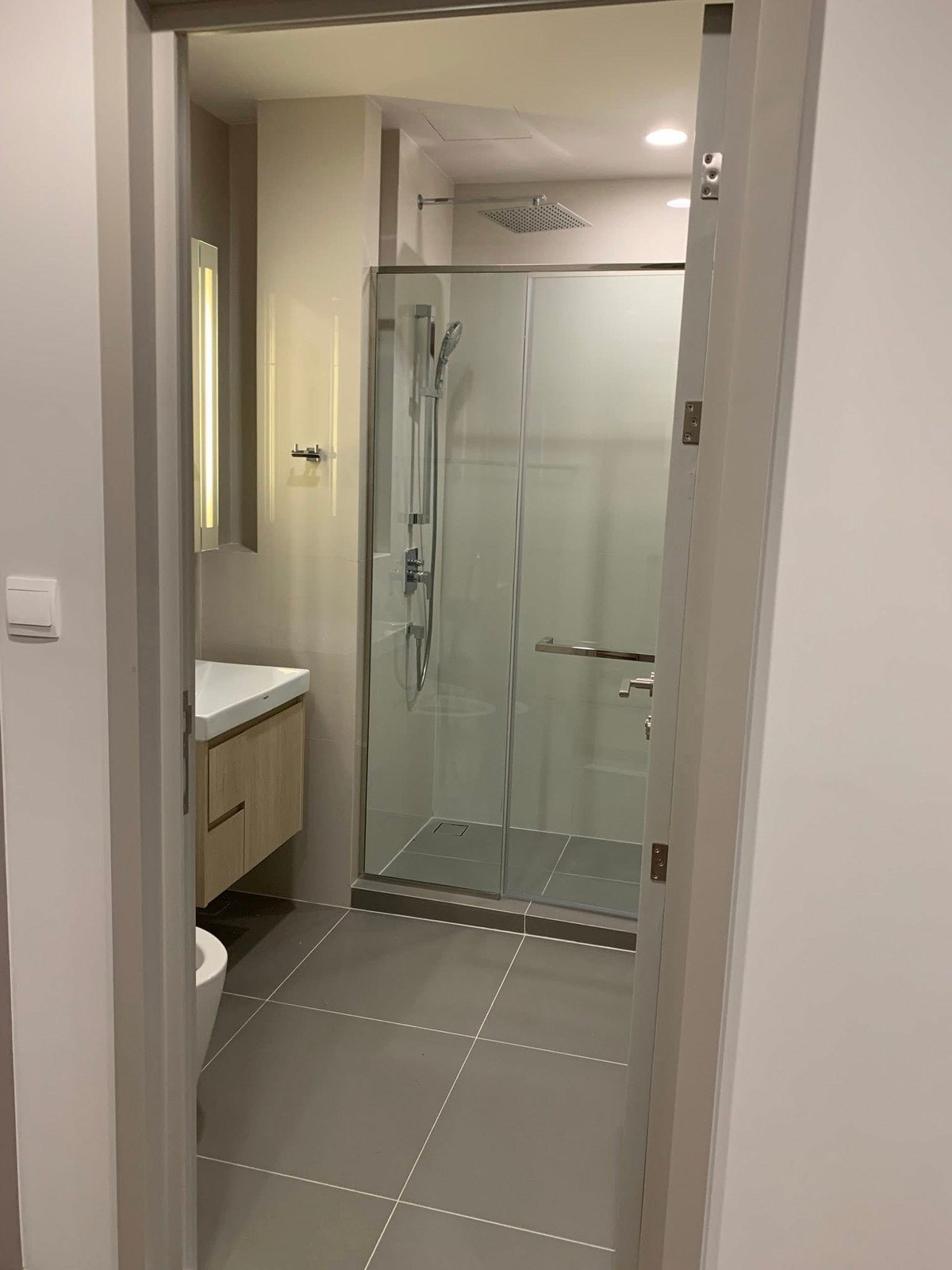 For SaleCondoSukhumvit, Asoke, Thonglor : Oka Haus Sukhumvit 36 ​​/ 1 Bedroom (SALE WITH TENANT), Oka Haus Sukhumvit 36 ​​/ 1 Bedroom (Sale with Tenant) NA041