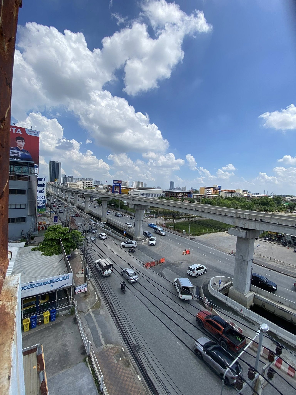 ให้เช่าอาคารพาณิชย์พัฒนาการ ศรีนครินทร์ : อาคารพาณิชย์ ถนนศรีนครินทร์ / 4 ชั้น (เช่า), Commercial Building Srinakarin Road / 4 Floors (FOR RENT) YOK109