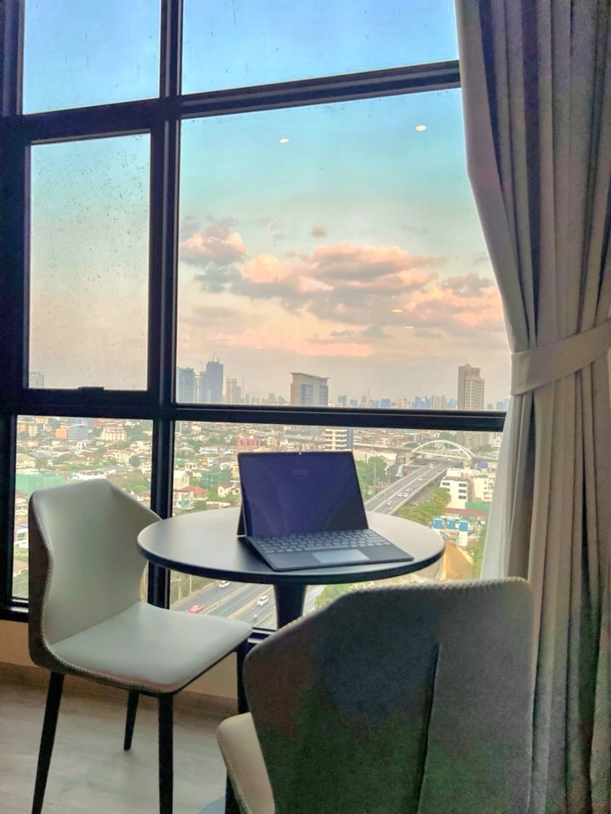 ให้เช่าคอนโดปิ่นเกล้า จรัญสนิทวงศ์ : ใกล้ MRT สิรินธร เพียง 350 เมตร 