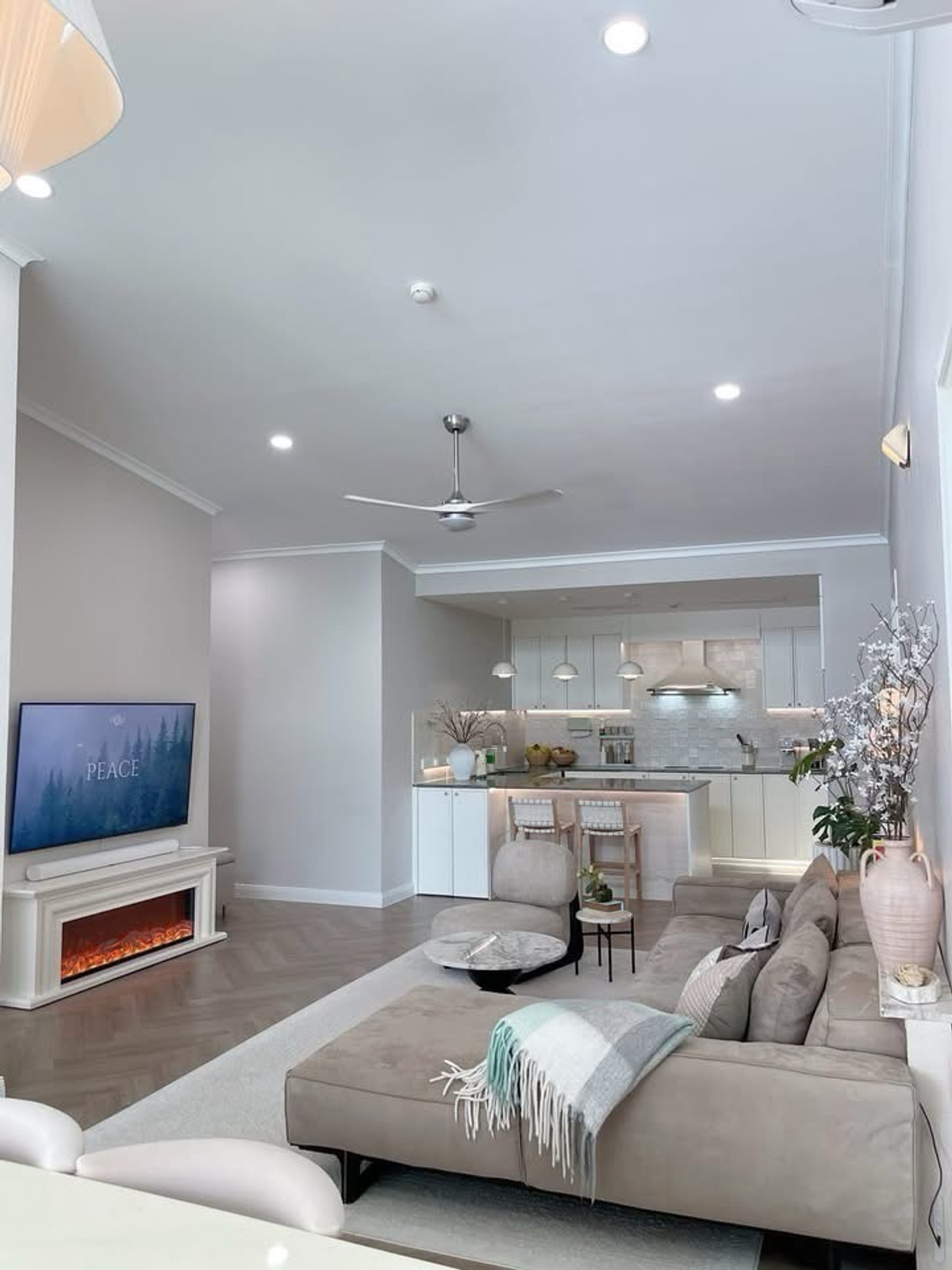 For RentCondoSukhumvit, Asoke, Thonglor : Unique penthouse at The Bangkok Sukhumvit 61 3beds 2baths with 120 Sq.m. Only 105,000 per month ‼️🔥