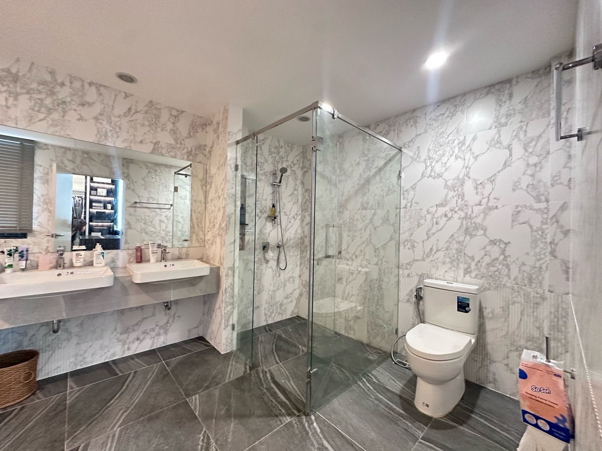 ขายเกษตร นวมินทร์ ลาดปลาเค้า : บ้านแฝด ทำเลเลียบด่วนรามอินทราฯ ซอย โยธินพัฒนา เซ็นทรัลอีส วิลล์ ประดิษฐ์มนูธรรม บ้านใหม่ fullyfurnished  