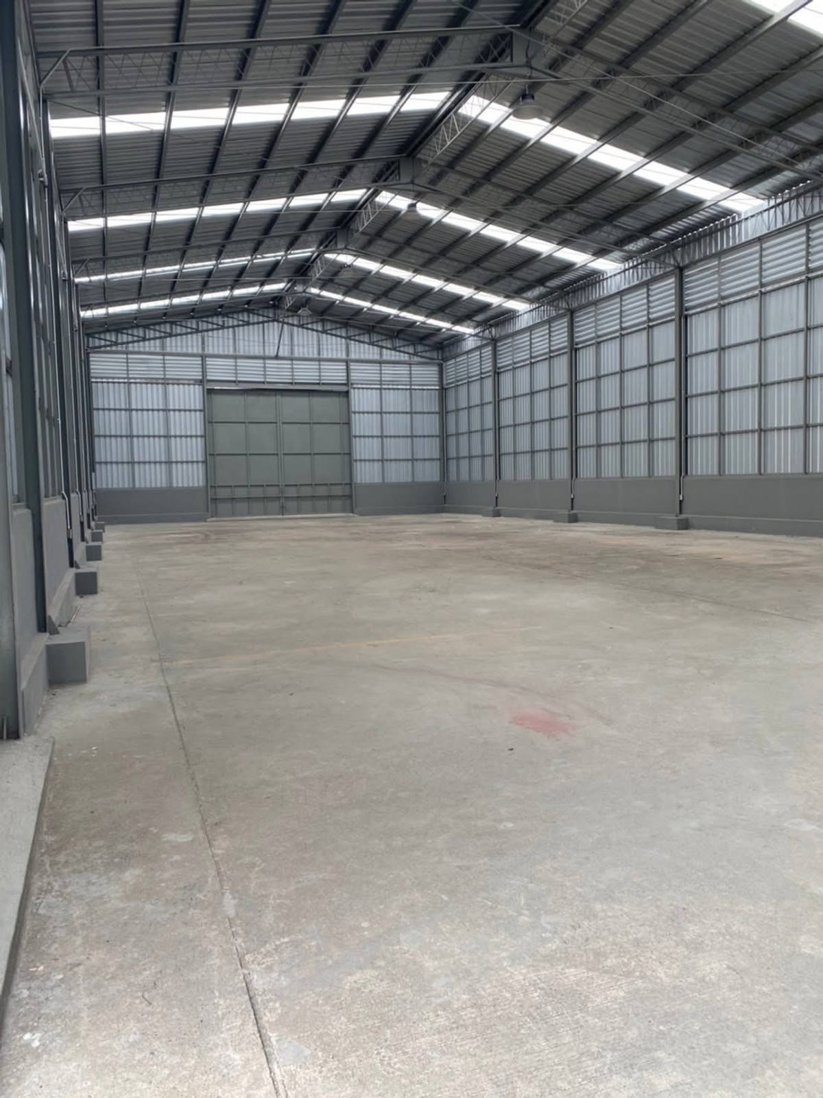 ให้เช่าโกดังปทุมธานี รังสิต ธรรมศาสตร์ : ให้เช่าโกดังพหลโยธิน76 ใกล้เซียร์รังสิต ใกล้โรงพยาบาลแพทย์รังสิต ใกล้ตลาดสี่มุมเมือง เนื้อที่ 1ไร่ เข้าจากปากซอยไม่ถึง 500เมตร รองรับธุรกิจที่มี ที่จอดรถเยอะๆค่ะ