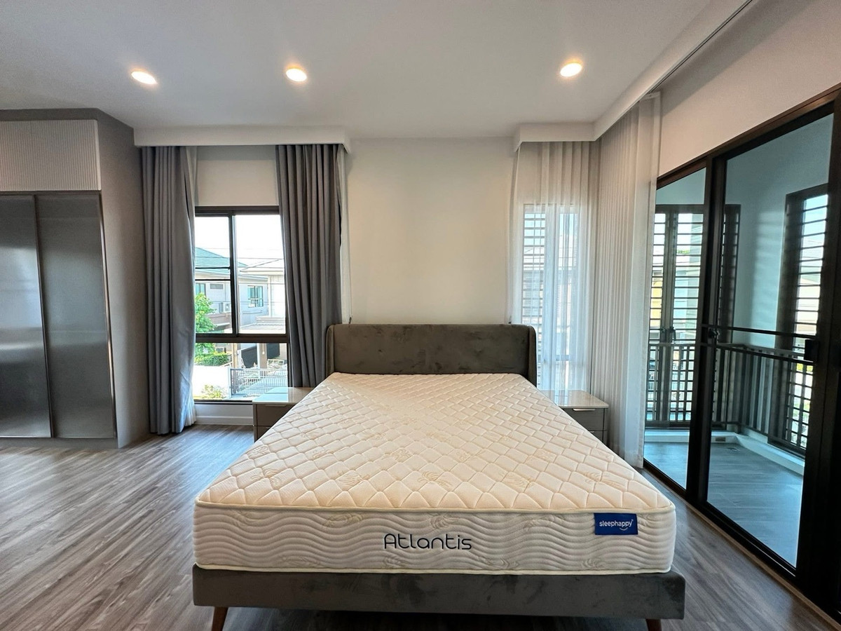 For RentHousePattanakan, Srinakarin : For rent 📍Burasiri Krungthep Kreetha, 4 bedrooms, 4 bathrooms, fully furnished, ready to move in🔆