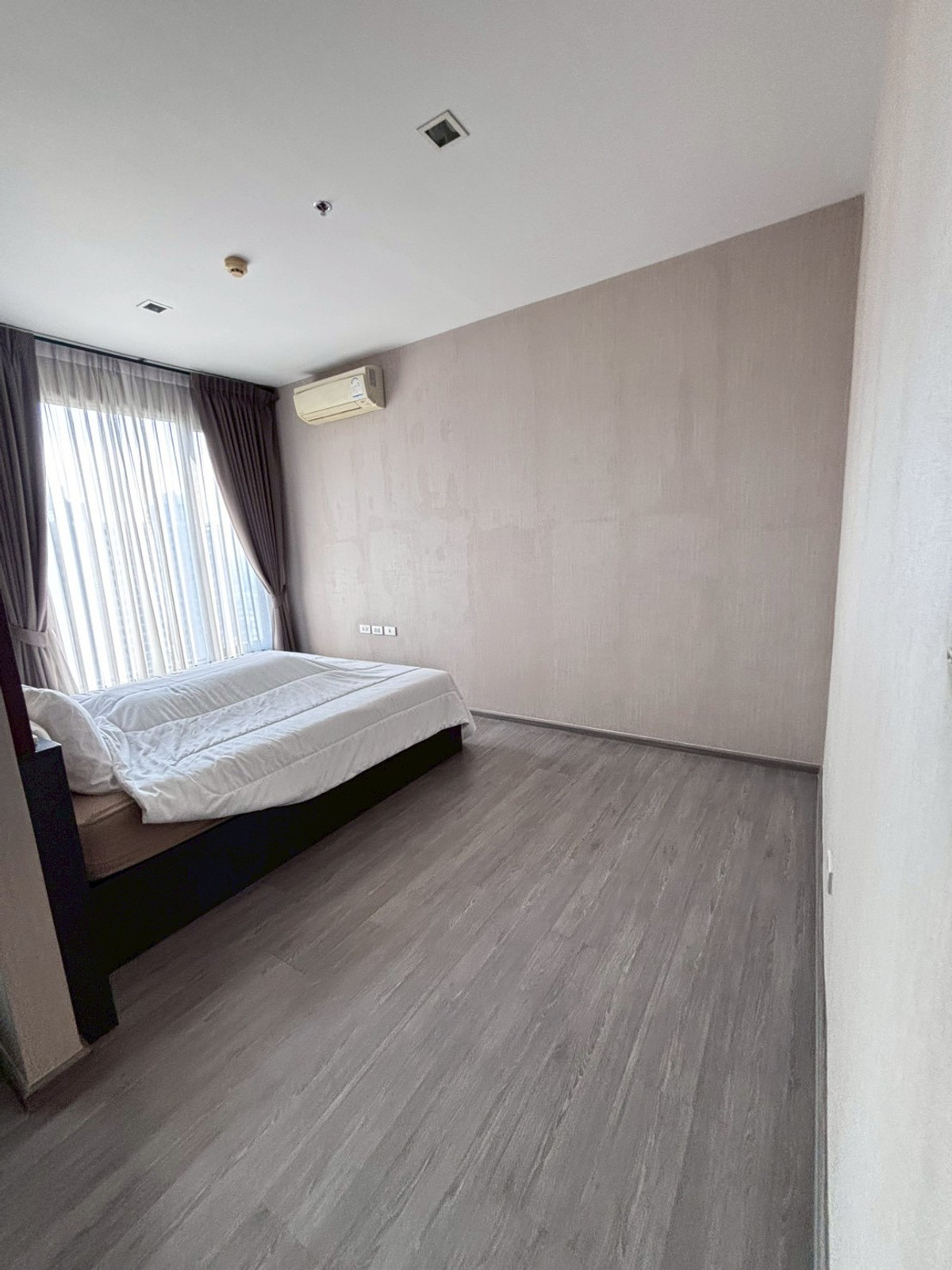 For RentCondoWongwianyai, Charoennakor : For Rent Condo Nye by Sansiri fully furnished (S15-33000)