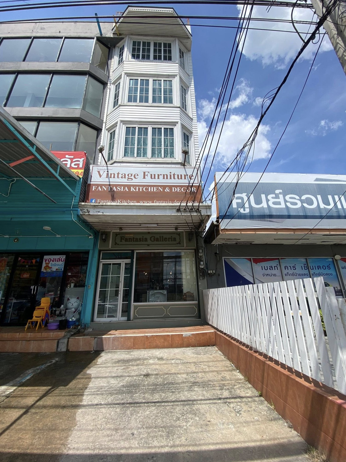 For SaleShop HousePattanakan, Srinakarin : Commercial Building Srinakarin Road / 4 Floors (FOR SALE) YOK109